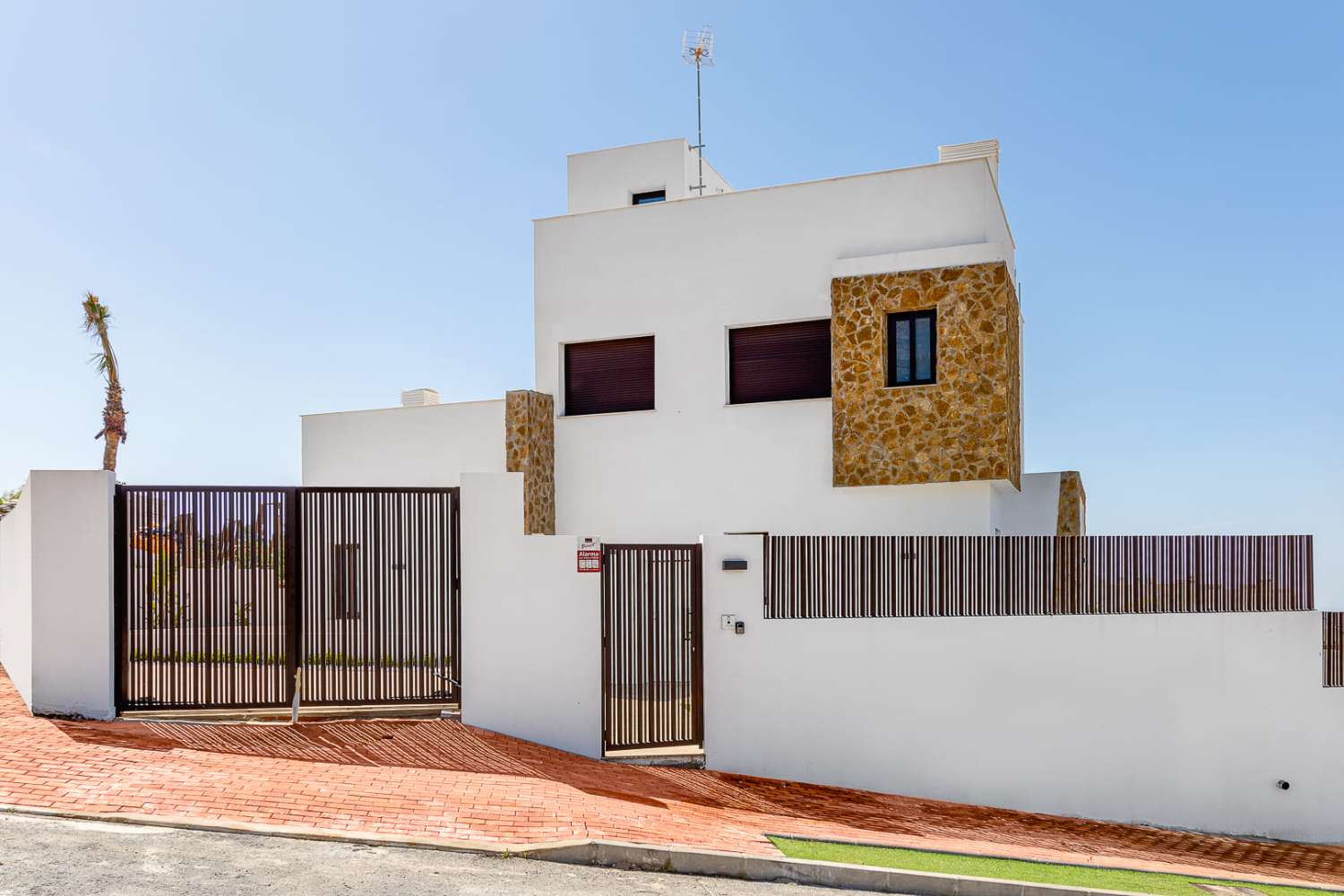 Villa for sale in Benidorm